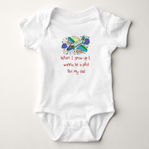O piloto gosta de meu t-shirt do bebê do pai