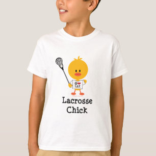 O pintinho do Lacrosse caçoa o t-shirt