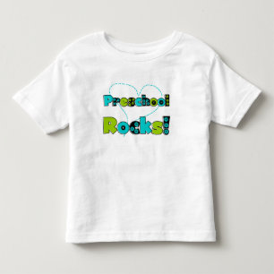O pré-escolar do coração balança o camiseta e 