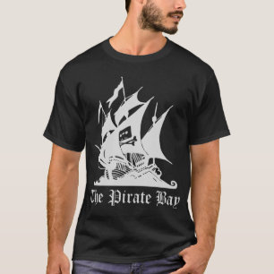O preto do t-shirt da baía do pirata -