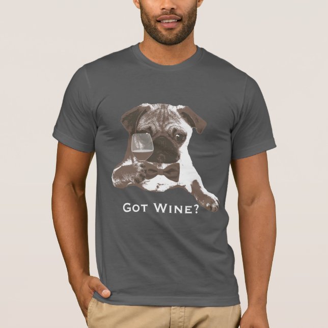 O Pug engraçado obteve o t-shirt da obscuridade do (Frente)