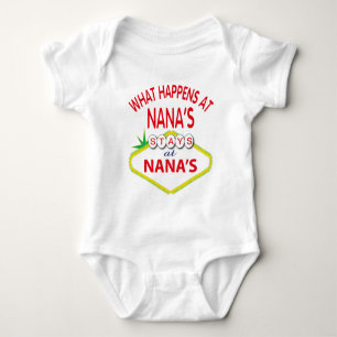 O que acontece nas estadas de Nana no t-shirt de