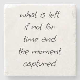 O que resta da Porta copos de pedra do mármore