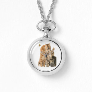 O relógio bonito da mulher dos gatinhos