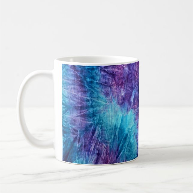 O roxo e o laço azul tingem a caneca por Joe (Esquerda)