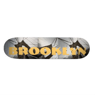 O skate de Brooklyn constrói uma ponte sobre os
