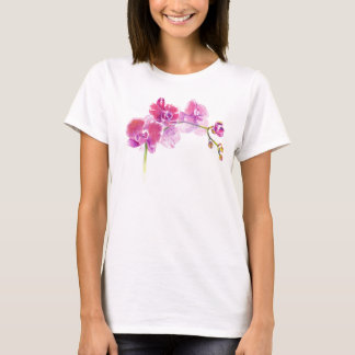 O t-shirt básico das mulheres
