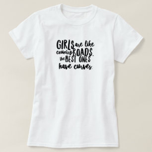 O t-shirt básico das mulheres Curvy das estradas