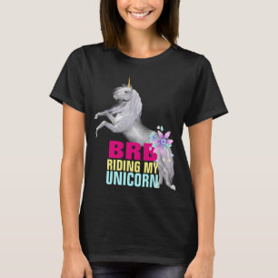 O t-shirt básico das mulheres do unicórnio do **