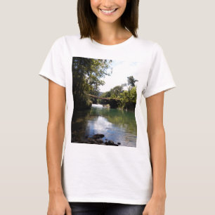 O t-shirt básico das suas mulheres feitas sob