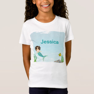 O t-shirt bonito da menina da sereia