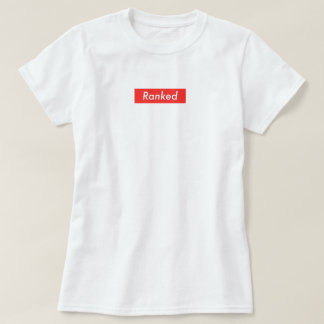 O t-shirt branco básico classificado das mulheres