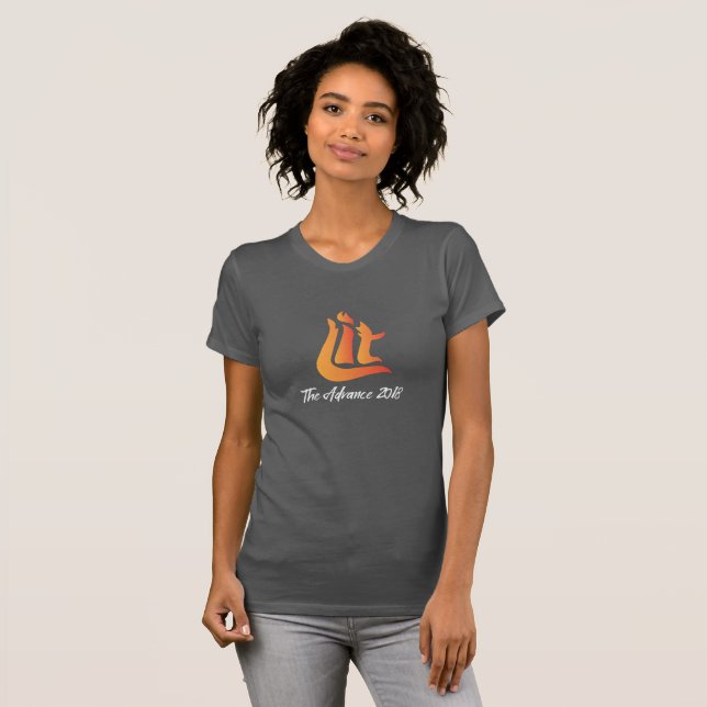 O t-shirt cinzento escuro das mulheres (Frente Completa)