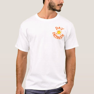 O t-shirt colorido dos homens de DayDrinker