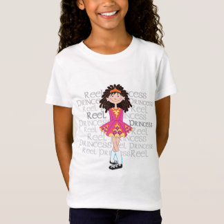 O t-shirt da menina triguenha do carretel