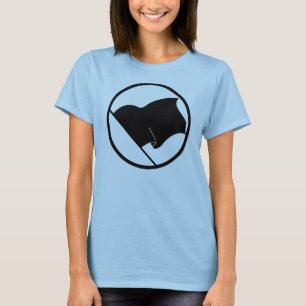 O t-shirt das mulheres da bandeira negra do