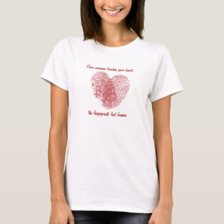 O t-shirt das mulheres da impressão digital do