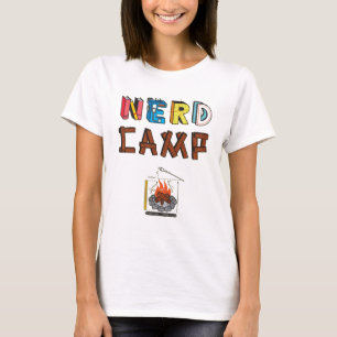 O t-shirt das mulheres do acampamento do nerd