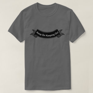 O t-shirt das mulheres dos homens mantem-se no