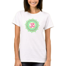 O t-shirt das mulheres verdes da mandala do OM