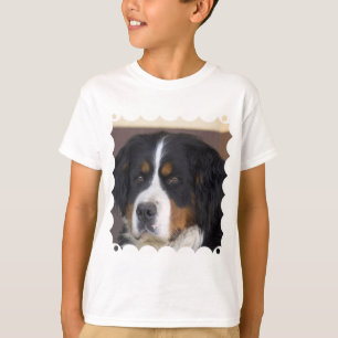 O t-shirt do miúdo de Berner Sennenhund