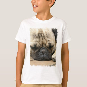 O t-shirt do miúdo de sono do Pug