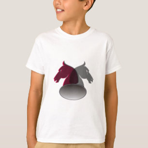 O t-shirt do miúdo dos cavaleiros