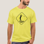 O t-shirt do noivo do despedida de solteiro do<br><div class="desc">Se seu despedida de solteiro está no campo de golfe,  estão aqui umas camisetas engraçadas apenas para o noivo.  A parte dianteira caracteriza um sinal Golfing do cuidado do despedida de solteiro & a parte traseira manda o "noivo" através dos ombros e "comprar-me algumas bolas".</div>