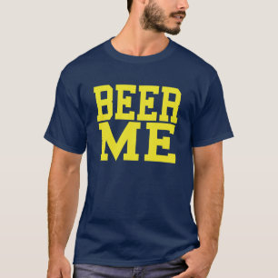 O t-shirt dos homens da cerveja mim