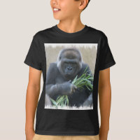 O t-shirt dos homens negros do gorila do