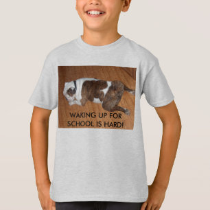 O t-shirt dos miúdos do De volta-School
