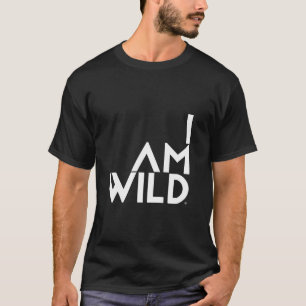 O t-shirt escuro básico dos homens