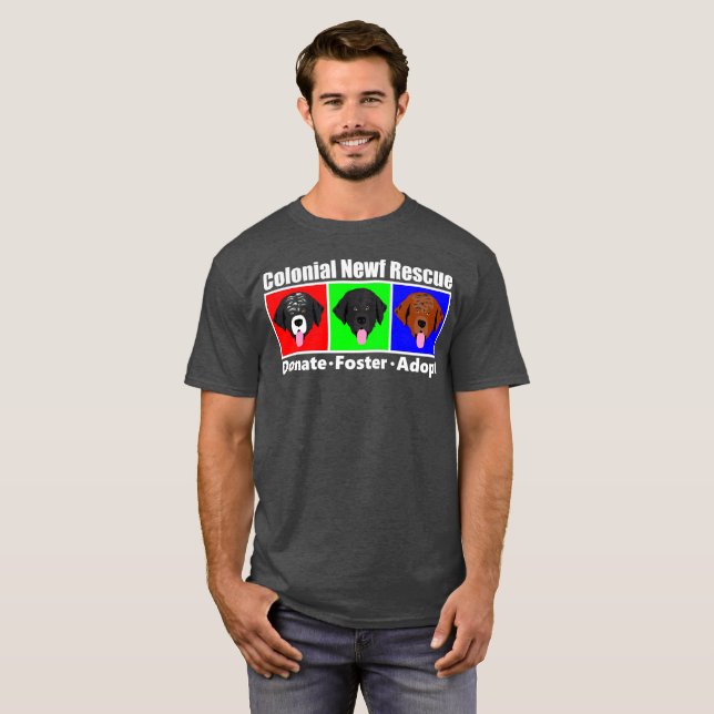 O t-shirt escuro dos homens (Frente Completa)