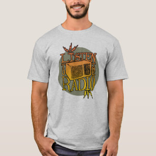 O t-shirt leve de rádio dos homens