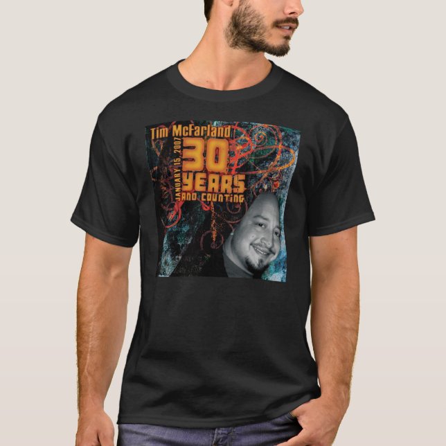 O t-shirt preto dos homens (Frente)