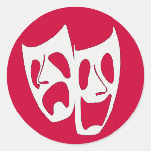 O teatro mascara etiquetas