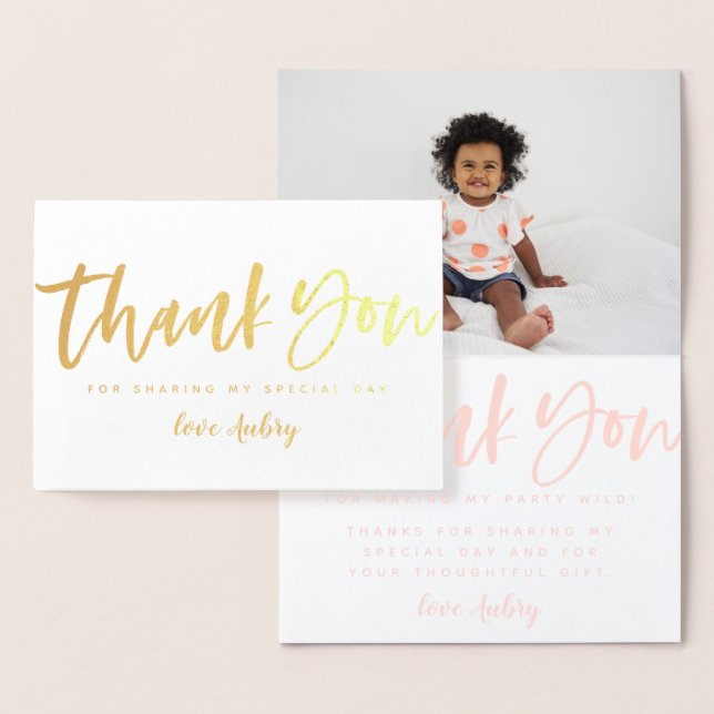 Obrigado, aniversário, cartão com fotos de folha (Exibição)