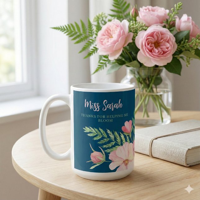 Obrigado Por Me Ajudar a Florescer Caneca Floral (Thank a special teacher with this beautiful floral, "Thank you for being you" personalized mug! )