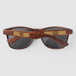 óculos escuros com o logótipo StickeerCO