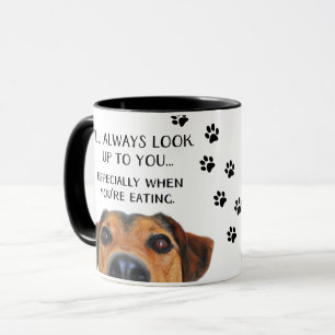 Olhe-lhe acima a caneca personalizada engraçada d