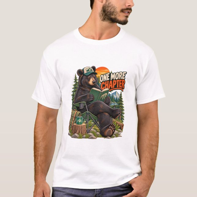 One More Chapter Bear Reading T-Shirt (Frente)