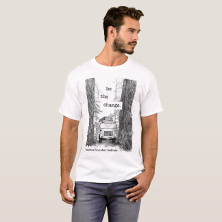Ônibus de EEI no t-shirt das sequóias vermelhas