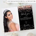 Orçamento Doce 16 rosa de ouro preto obrigado<br><div class="desc">Um obrigado fotográfico para um aniversário de 16 (ou qualquer idade) Doce Na frente: Adicionar uma foto de tamanho vertical. Uma cor preta de fundo,  decorada com rosa dourada,  poeira brilhante. Personalize e adicione um nome e sua nota de agradecimento.</div>