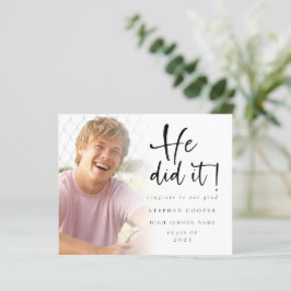 Orçamento Ele Fez O Anúncio De Graduação Fotográfi