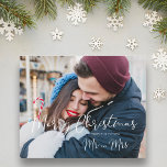 Orçamento Futuro Moderno Sr. e Sra. Natal<br><div class="desc">O moderno Elegante do Orçamento Sr. e Sra. Casamento de Casal de Natal Salve a Data. AVISO IMPORTANTE: Esta design faz parte de uma coleção e tem outros elementos coordenados que podem encontrar na minha loja. Esta coleção de baixo custo é perfeita para um casamento sobre um orçamento. Verifique os...</div>