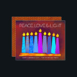 Orçamento Red Hanukkah Vela Paz Cartão de Amor<br><div class="desc">"Paz, amor e luz." Uma ilustração lúdica, moderna e artística das velas de padrão de feto em uma menorah ajuda você a lançar no feriado de Chanucá. Velas azuis cortadas com padrões coloridos de folha de alumínio sobrepõem um rico fundo de textura laranja vermelho-tijolo. Folha falsa de diamante de cobre...</div>