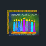 Orçamento Verde Hanukkah Boho vela cartão de amor<br><div class="desc">"Paz, amor e luz." Uma ilustração lúdica, moderna e artística das velas de padrão de feto em uma menorah ajuda você a lançar no feriado de Chanucá. Velas azuis cortadas com padrões coloridos de folha de alumínio sobrepõem um fundo verde-fundo rico e profundo. Folha falsa de diamante de cobre em...</div>