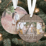 Ornamento 4 Foto Primeiro Xmas Envolvido No Faux Wood Round<br><div class="desc">Celebre o feliz feriado de 1rua do seu noivado com uma foto personalizada de 4 "Our First Christmas Engaged" em ornamento acrílico de madeira falsa. Todos os textos e imagens neste modelo são simples de personalizar. (DICA DE IMAGEM: Uma maneira fácil de centralizar uma foto exatamente como você deseja é...</div>