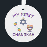 Ornamento Bebê de Hanukkah<br><div class="desc">Comemore o primeiro Chanukah do bebê com menorah personalizado de Hanukkah,  dreidels e a estrela judaica com adorável "meu primeiro Chanukah".</div>