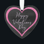 Ornamento Brilho rosa quente no Dia de os namorados romântic<br><div class="desc">Este ornamento personalizado apresenta um design de coração Namorados romântico. O plano de fundo é um padrão de folha de alumínio preta com um quadro cardíaco cor-de-rosa quente que borda o texto. Uma saudação de "Feliz dia de os namorados" é impressa no centro em uma fonte elegante de script.</div>